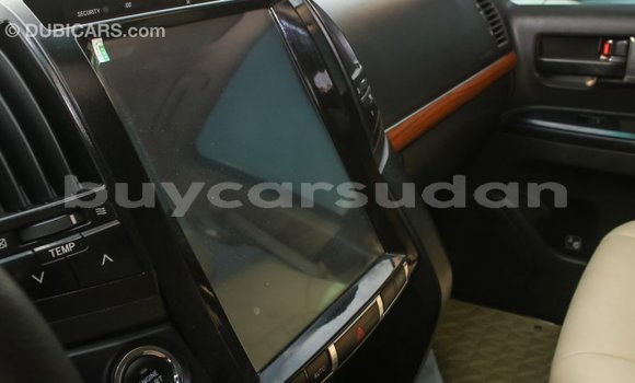 Buy Import Toyota Land Cruiser White Car in Import - Dubai in Al Jazirah State Buy Import Toyota Land Cruiser White Car in Import - Dubai in Al Jazirah State
