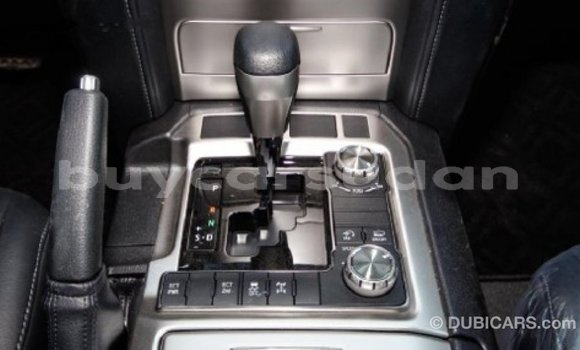 Acheter Import Voiture Toyota Land Cruiser Blanc à Import - Dubai, État d'Al Jazirah Acheter Import Voiture Toyota Land Cruiser Blanc à Import - Dubai, État d'Al Jazirah