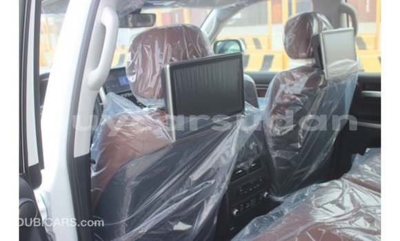Acheter Import Voiture Toyota Land Cruiser Blanc à Import - Dubai, État d'Al Jazirah Acheter Import Voiture Toyota Land Cruiser Blanc à Import - Dubai, État d'Al Jazirah