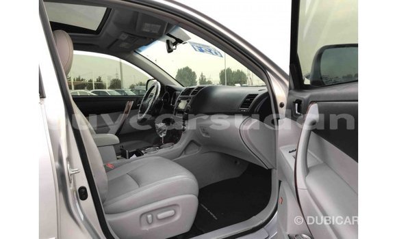 Buy Import Toyota Highlander Other Car in Import - Dubai in Al Jazirah State Buy Import Toyota Highlander Other Car in Import - Dubai in Al Jazirah State