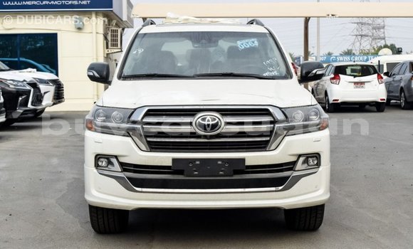 Buy Import Toyota Land Cruiser White Car in Import - Dubai in Al Jazirah State Buy Import Toyota Land Cruiser White Car in Import - Dubai in Al Jazirah State