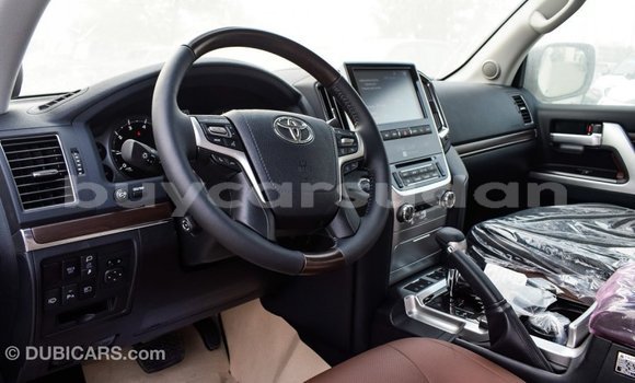 Buy Import Toyota Land Cruiser White Car in Import - Dubai in Al Jazirah State Buy Import Toyota Land Cruiser White Car in Import - Dubai in Al Jazirah State