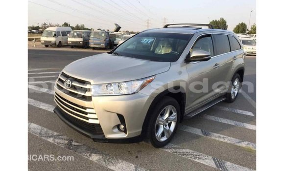 Buy Import Toyota Highlander Beige Car in Import - Dubai in Al Jazirah State Buy Import Toyota Highlander Beige Car in Import - Dubai in Al Jazirah State