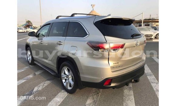 Buy Import Toyota Highlander Beige Car in Import - Dubai in Al Jazirah State Buy Import Toyota Highlander Beige Car in Import - Dubai in Al Jazirah State
