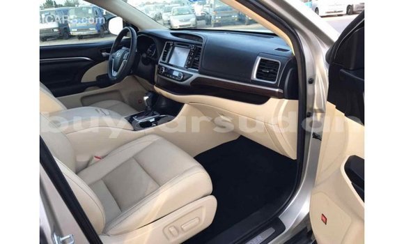 Buy Import Toyota Highlander Beige Car in Import - Dubai in Al Jazirah State Buy Import Toyota Highlander Beige Car in Import - Dubai in Al Jazirah State