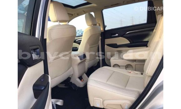 Buy Import Toyota Highlander Beige Car in Import - Dubai in Al Jazirah State Buy Import Toyota Highlander Beige Car in Import - Dubai in Al Jazirah State