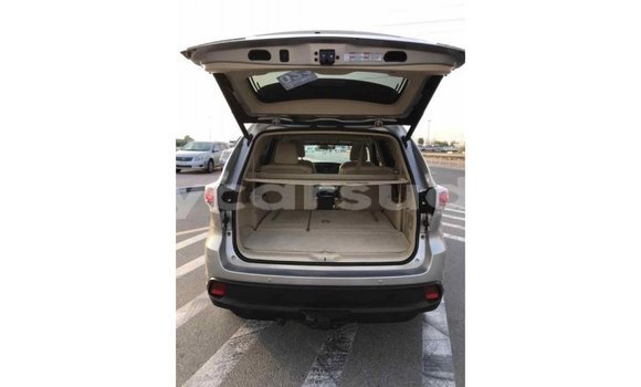 Buy Import Toyota Highlander Beige Car in Import - Dubai in Al Jazirah State Buy Import Toyota Highlander Beige Car in Import - Dubai in Al Jazirah State