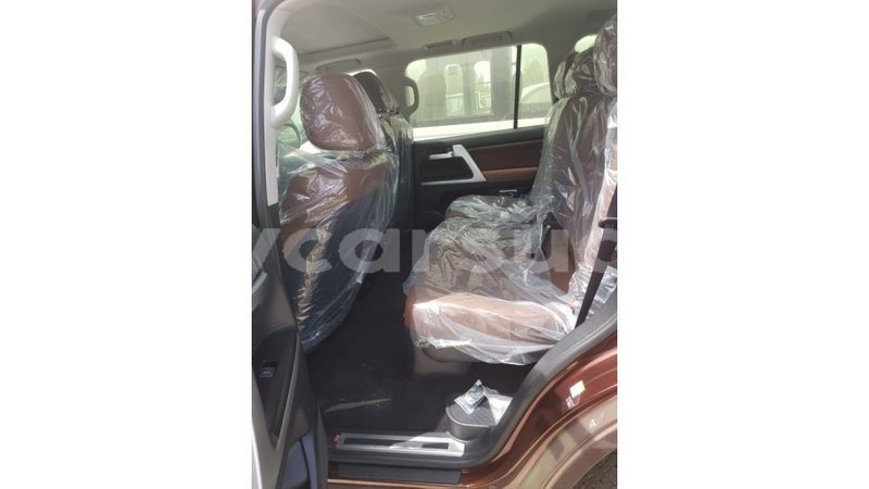 Big with watermark toyota land cruiser al jazirah state import dubai 1349