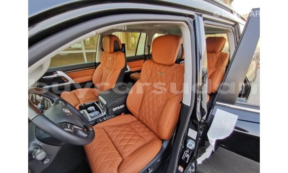 Acheter Import Voiture Toyota Land Cruiser Noir à Import - Dubai, État d'Al Jazirah Acheter Import Voiture Toyota Land Cruiser Noir à Import - Dubai, État d'Al Jazirah