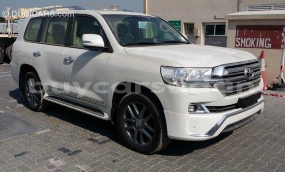 Buy Import Toyota Land Cruiser White Car in Import - Dubai in Al Jazirah State Buy Import Toyota Land Cruiser White Car in Import - Dubai in Al Jazirah State