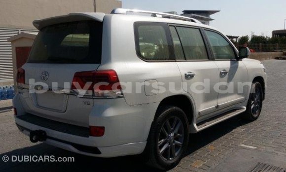 Buy Import Toyota Land Cruiser White Car in Import - Dubai in Al Jazirah State Buy Import Toyota Land Cruiser White Car in Import - Dubai in Al Jazirah State