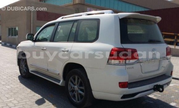 Buy Import Toyota Land Cruiser White Car in Import - Dubai in Al Jazirah State Buy Import Toyota Land Cruiser White Car in Import - Dubai in Al Jazirah State