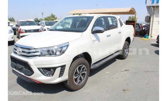 Buy Import Toyota Hilux White Car in Import - Dubai in Al Jazirah State Buy Import Toyota Hilux White Car in Import - Dubai in Al Jazirah State