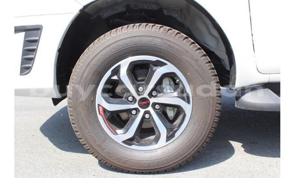 Buy Import Toyota Hilux White Car in Import - Dubai in Al Jazirah State Buy Import Toyota Hilux White Car in Import - Dubai in Al Jazirah State