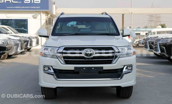 Buy Import Toyota Land Cruiser White Car in Import - Dubai in Al Jazirah State Buy Import Toyota Land Cruiser White Car in Import - Dubai in Al Jazirah State