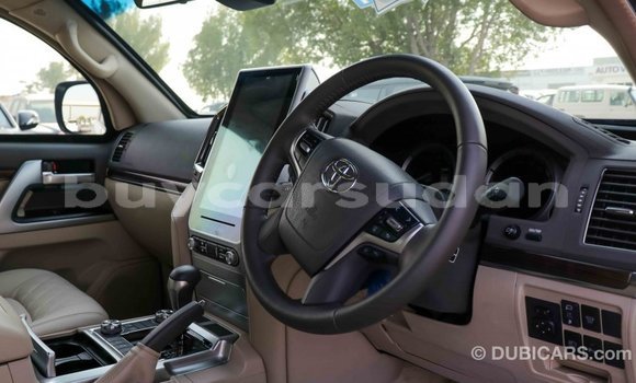 Buy Import Toyota Land Cruiser White Car in Import - Dubai in Al Jazirah State Buy Import Toyota Land Cruiser White Car in Import - Dubai in Al Jazirah State