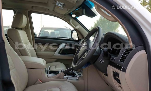 Buy Import Toyota Land Cruiser White Car in Import - Dubai in Al Jazirah State Buy Import Toyota Land Cruiser White Car in Import - Dubai in Al Jazirah State