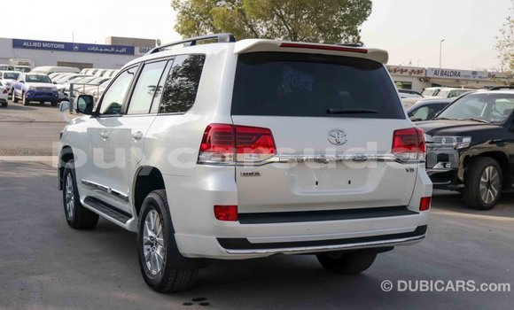 Buy Import Toyota Land Cruiser White Car in Import - Dubai in Al Jazirah State Buy Import Toyota Land Cruiser White Car in Import - Dubai in Al Jazirah State