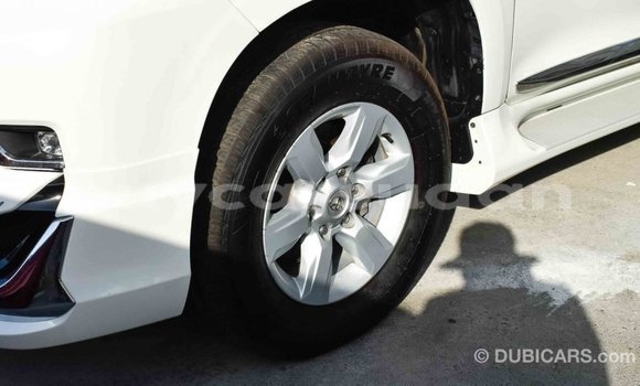 Buy Import Toyota Prado White Car in Import - Dubai in Al Jazirah State Buy Import Toyota Prado White Car in Import - Dubai in Al Jazirah State