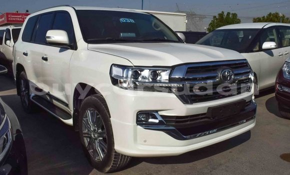 Buy Import Toyota Land Cruiser White Car in Import - Dubai in Al Jazirah State Buy Import Toyota Land Cruiser White Car in Import - Dubai in Al Jazirah State