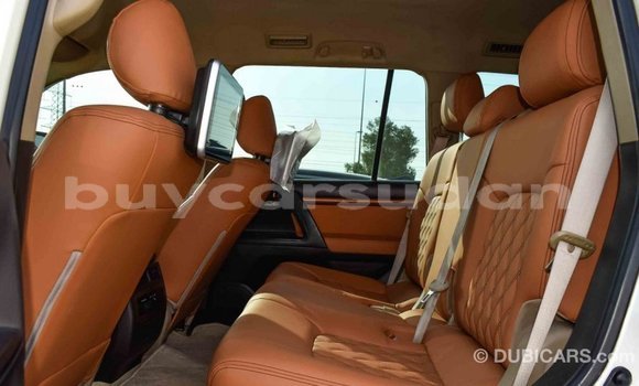 Buy Import Toyota Land Cruiser White Car in Import - Dubai in Al Jazirah State Buy Import Toyota Land Cruiser White Car in Import - Dubai in Al Jazirah State