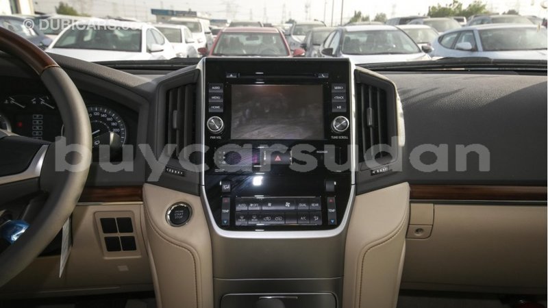 Big with watermark toyota land cruiser al jazirah state import dubai 1408