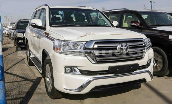 Buy Import Toyota Land Cruiser White Car in Import - Dubai in Al Jazirah State Buy Import Toyota Land Cruiser White Car in Import - Dubai in Al Jazirah State
