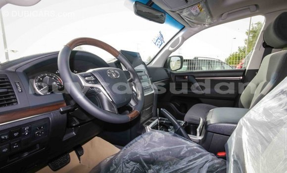Buy Import Toyota Land Cruiser White Car in Import - Dubai in Al Jazirah State Buy Import Toyota Land Cruiser White Car in Import - Dubai in Al Jazirah State