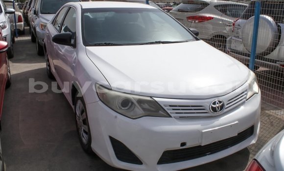 Acheter Import Voiture Toyota Camry Blanc à Import - Dubai, État d'Al Jazirah Acheter Import Voiture Toyota Camry Blanc à Import - Dubai, État d'Al Jazirah