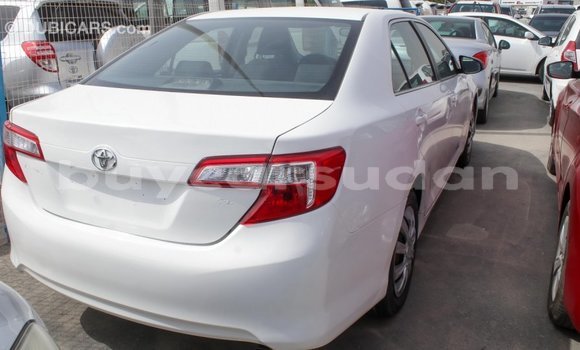 Acheter Import Voiture Toyota Camry Blanc à Import - Dubai, État d'Al Jazirah Acheter Import Voiture Toyota Camry Blanc à Import - Dubai, État d'Al Jazirah