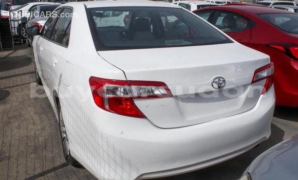 Acheter Import Voiture Toyota Camry Blanc à Import - Dubai, État d'Al Jazirah Acheter Import Voiture Toyota Camry Blanc à Import - Dubai, État d'Al Jazirah