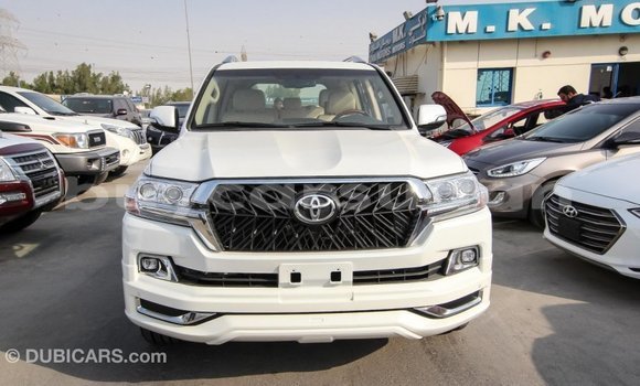 Buy Import Toyota Land Cruiser White Car in Import - Dubai in Al Jazirah State Buy Import Toyota Land Cruiser White Car in Import - Dubai in Al Jazirah State