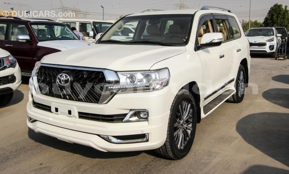 Buy Import Toyota Land Cruiser White Car in Import - Dubai in Al Jazirah State Buy Import Toyota Land Cruiser White Car in Import - Dubai in Al Jazirah State