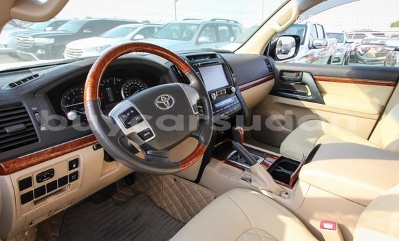 Buy Import Toyota Land Cruiser White Car in Import - Dubai in Al Jazirah State Buy Import Toyota Land Cruiser White Car in Import - Dubai in Al Jazirah State