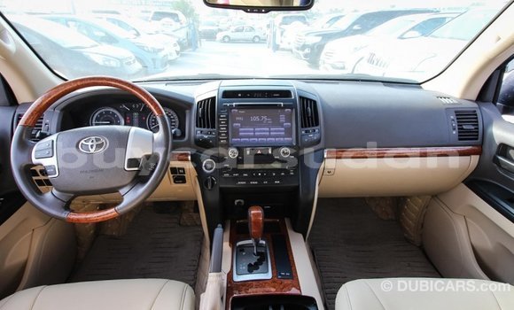 Buy Import Toyota Land Cruiser White Car in Import - Dubai in Al Jazirah State Buy Import Toyota Land Cruiser White Car in Import - Dubai in Al Jazirah State