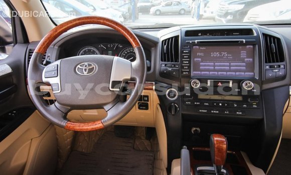 Buy Import Toyota Land Cruiser White Car in Import - Dubai in Al Jazirah State Buy Import Toyota Land Cruiser White Car in Import - Dubai in Al Jazirah State