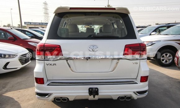 Buy Import Toyota Land Cruiser White Car in Import - Dubai in Al Jazirah State Buy Import Toyota Land Cruiser White Car in Import - Dubai in Al Jazirah State