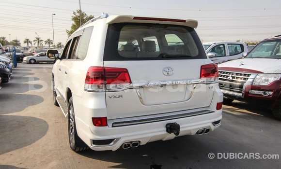 Buy Import Toyota Land Cruiser White Car in Import - Dubai in Al Jazirah State Buy Import Toyota Land Cruiser White Car in Import - Dubai in Al Jazirah State