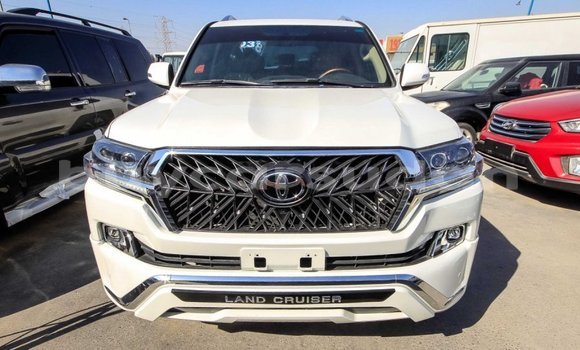 Buy Import Toyota Land Cruiser White Car in Import - Dubai in Al Jazirah State Buy Import Toyota Land Cruiser White Car in Import - Dubai in Al Jazirah State