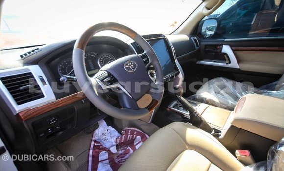 Buy Import Toyota Land Cruiser White Car in Import - Dubai in Al Jazirah State Buy Import Toyota Land Cruiser White Car in Import - Dubai in Al Jazirah State