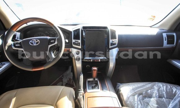 Buy Import Toyota Land Cruiser White Car in Import - Dubai in Al Jazirah State Buy Import Toyota Land Cruiser White Car in Import - Dubai in Al Jazirah State