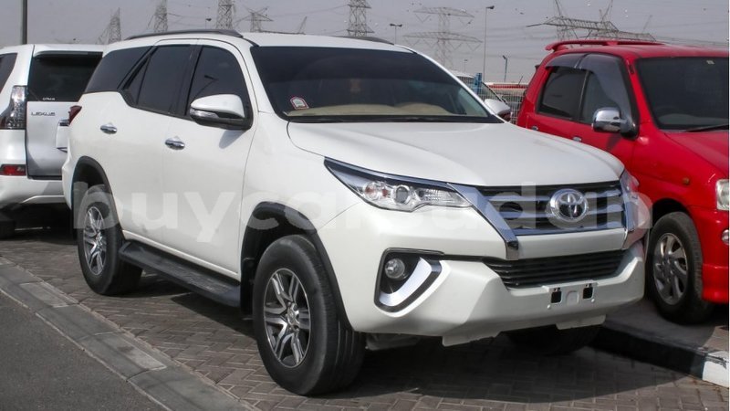 Big with watermark toyota fortuner al jazirah state import dubai 1458