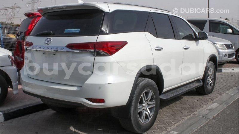 Big with watermark toyota fortuner al jazirah state import dubai 1458