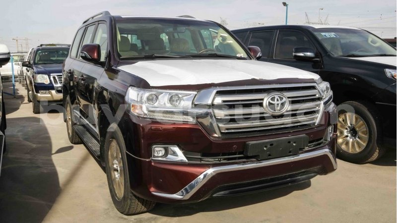 Big with watermark toyota land cruiser al jazirah state import dubai 1470