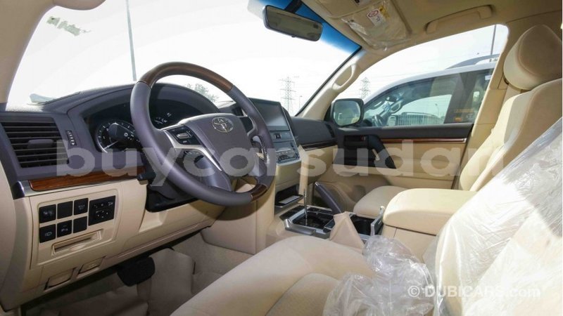 Big with watermark toyota land cruiser al jazirah state import dubai 1470