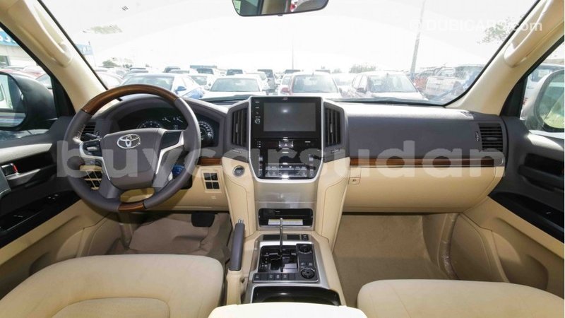 Big with watermark toyota land cruiser al jazirah state import dubai 1470