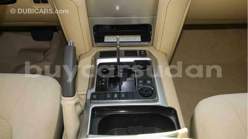 Big with watermark toyota land cruiser al jazirah state import dubai 1470