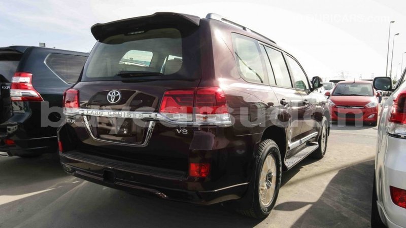 Big with watermark toyota land cruiser al jazirah state import dubai 1470