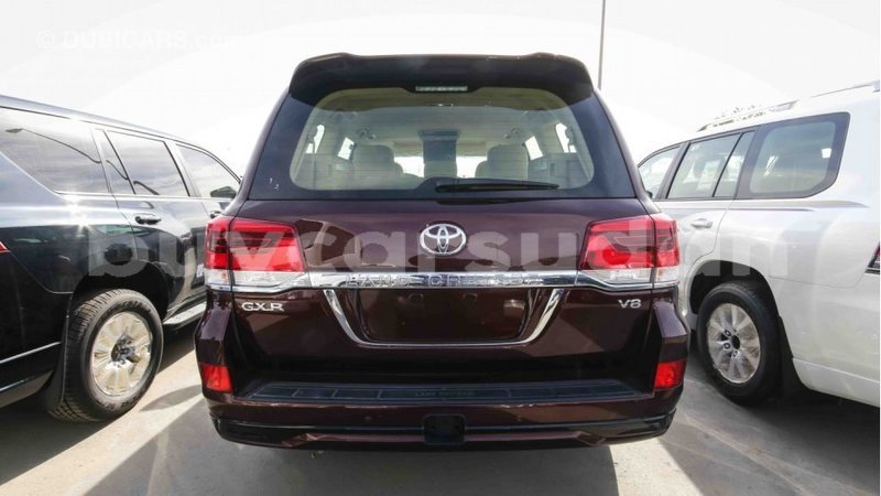 Big with watermark toyota land cruiser al jazirah state import dubai 1470