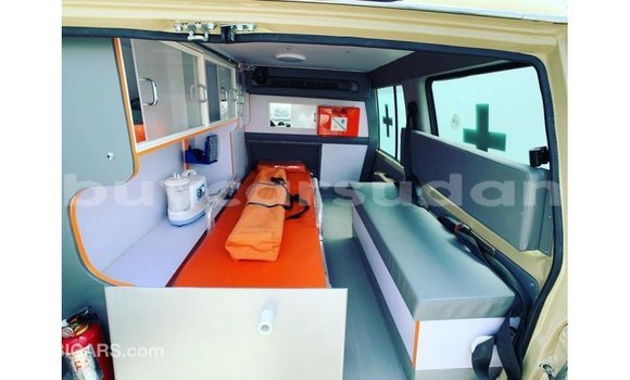 Acheter Import Voiture Toyota Land Cruiser Beige à Import - Dubai, État d'Al Jazirah Acheter Import Voiture Toyota Land Cruiser Beige à Import - Dubai, État d'Al Jazirah